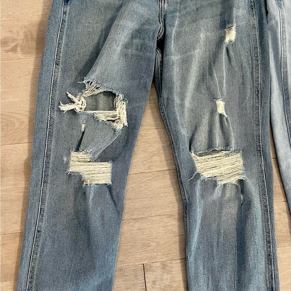 Hollister Distressed Mom Jeans size 3/26 Short Bundle - Picture 7 of 8